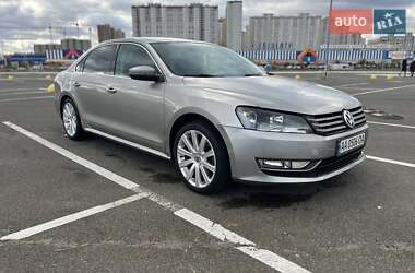 Седан Volkswagen Passat 2013 в Киеве