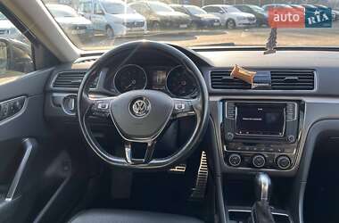 Седан Volkswagen Passat 2018 в Києві