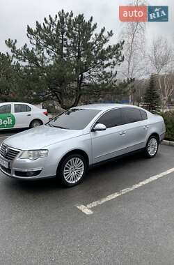 Седан Volkswagen Passat 2008 в Днепре