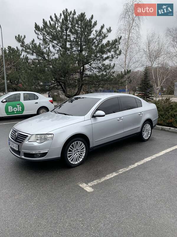 Седан Volkswagen Passat 2008 в Дніпрі