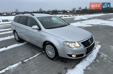 Универсал Volkswagen Passat 2006 в Рокитном