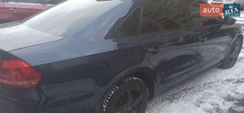 Седан Volkswagen Passat 2011 в Хмельницком