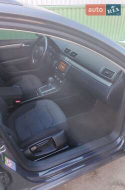 Універсал Volkswagen Passat 2013 в 