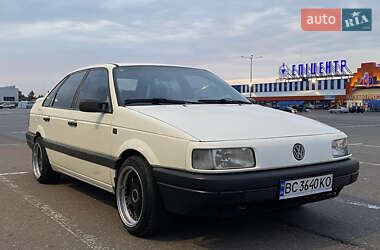 Седан Volkswagen Passat 1992 в Стрые