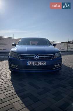 Седан Volkswagen Passat 2016 в Днепре