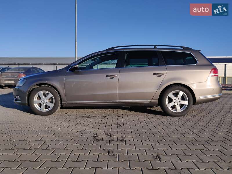 Універсал Volkswagen Passat 2011 в Луцьку