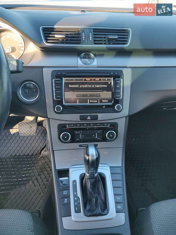 Універсал Volkswagen Passat 2011 в Луцьку