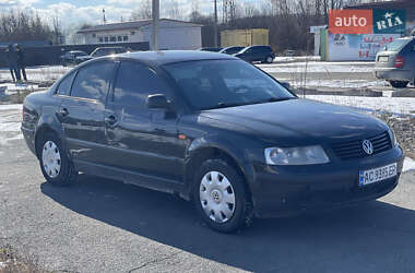 Седан Volkswagen Passat 1997 в Шепетівці