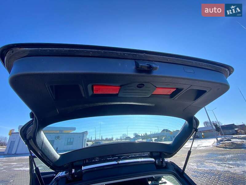 Універсал Volkswagen Passat 2014 в Львові