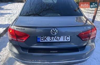 Седан Volkswagen Passat 2013 в Харькове