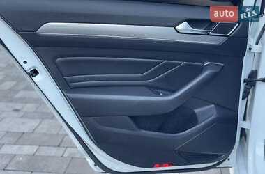 Седан Volkswagen Passat 2019 в 