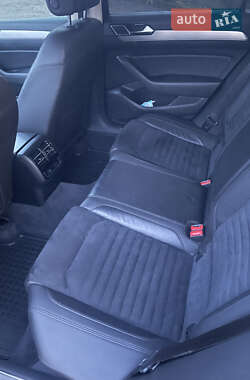 Седан Volkswagen Passat 2015 в 