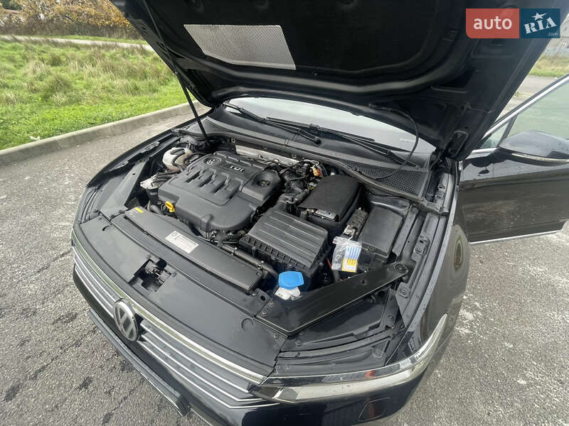 Седан Volkswagen Passat 2015 в Виноградові