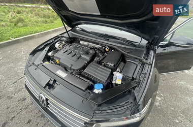 Седан Volkswagen Passat 2015 в 