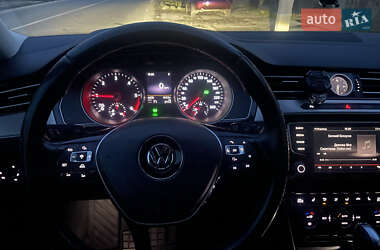 Седан Volkswagen Passat 2015 в 