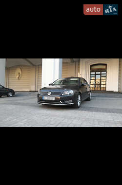 Седан Volkswagen Passat 2012 в Львове