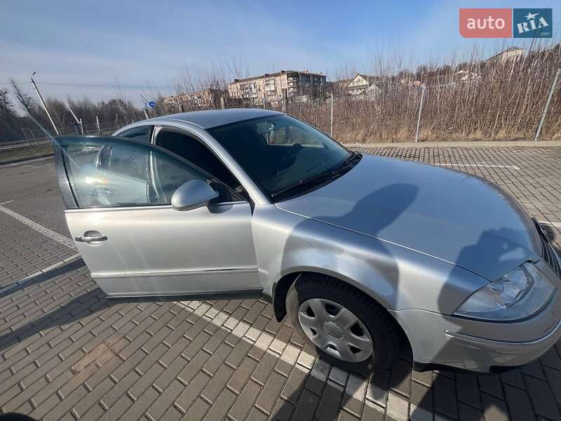 Седан Volkswagen Passat 2006 в Луцке