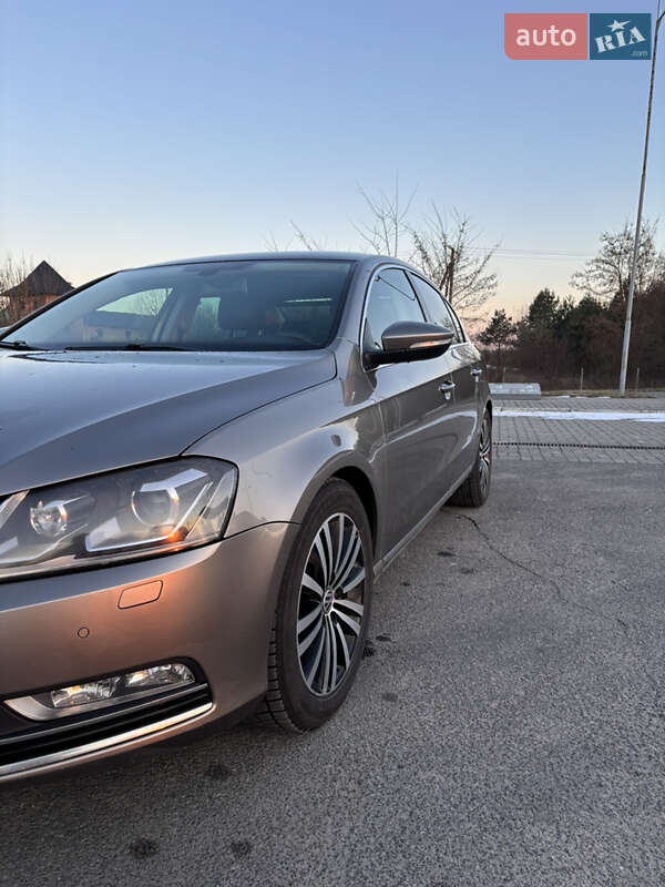 Седан Volkswagen Passat 2013 в Радехові