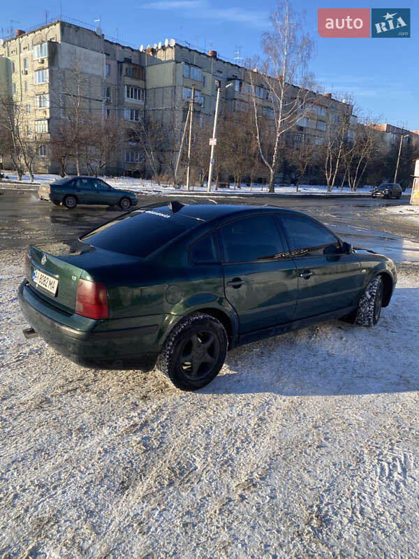 Седан Volkswagen Passat 1998 в Борисполе