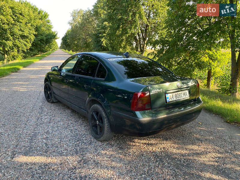 Седан Volkswagen Passat 1998 в Борисполе