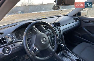 Седан Volkswagen Passat 2012 в Рівному