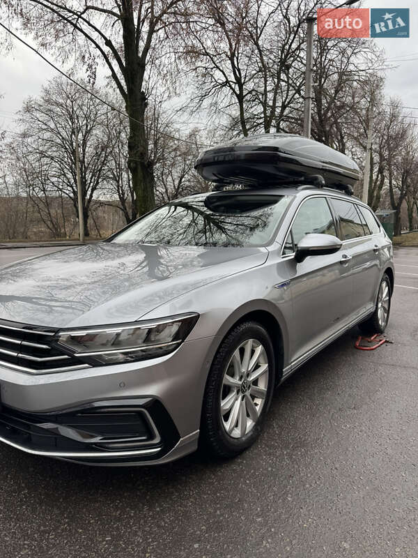 Универсал Volkswagen Passat 2022 в Киеве фото 3 Универсал Volkswagen Passat 2022 в Киеве