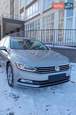 Універсал Volkswagen Passat 2016 в Києві