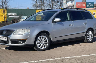 Універсал Volkswagen Passat 2010 в Житомирі