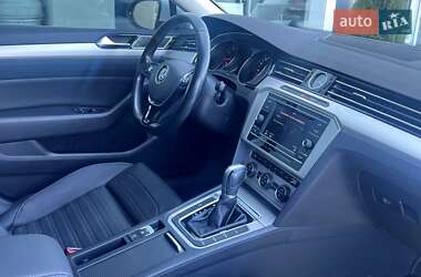 Седан Volkswagen Passat 2017 в Киеве