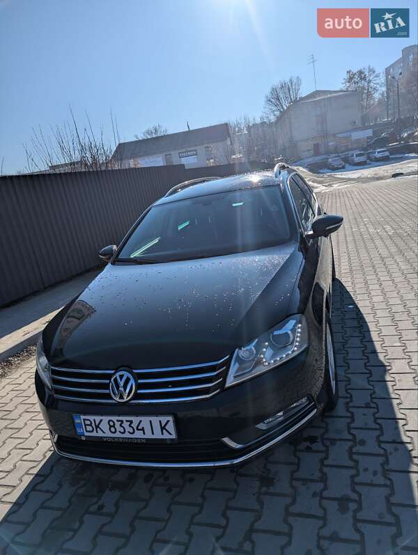 Универсал Volkswagen Passat 2013 в Ровно