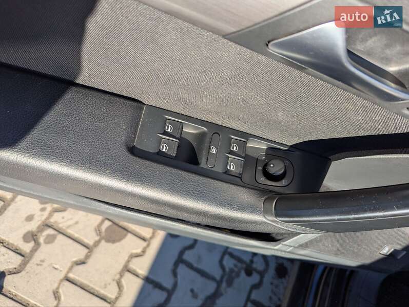 Универсал Volkswagen Passat 2013 в Ровно