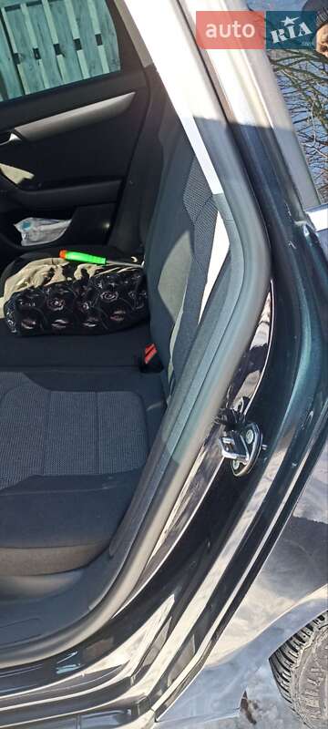 Универсал Volkswagen Passat 2011 в Коростене