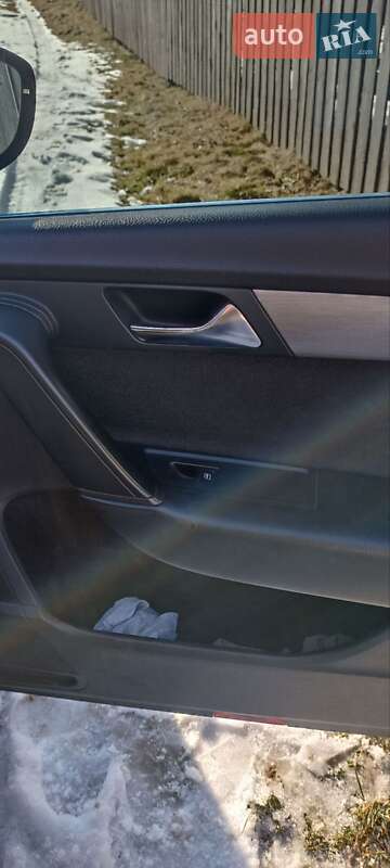 Универсал Volkswagen Passat 2011 в Коростене