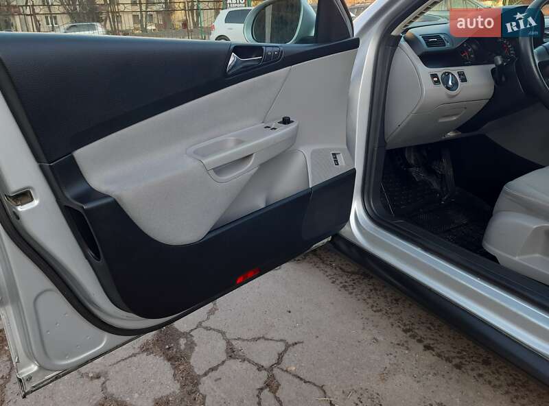 Седан Volkswagen Passat 2005 в Хмельницком