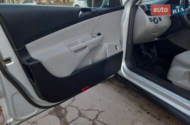 Седан Volkswagen Passat 2005 в 