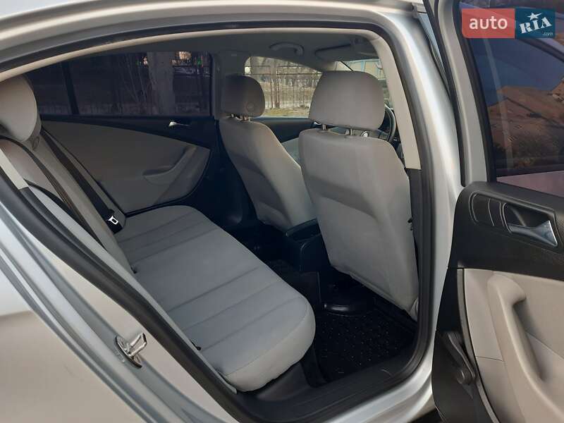 Седан Volkswagen Passat 2005 в Хмельницком