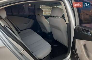 Седан Volkswagen Passat 2005 в 