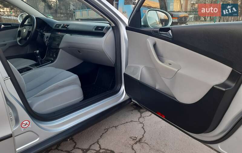 Седан Volkswagen Passat 2005 в Хмельницком