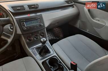 Седан Volkswagen Passat 2005 в 