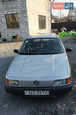 Седан Volkswagen Passat 1988 в Львове