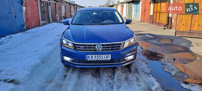 Седан Volkswagen Passat 2016 в Києві