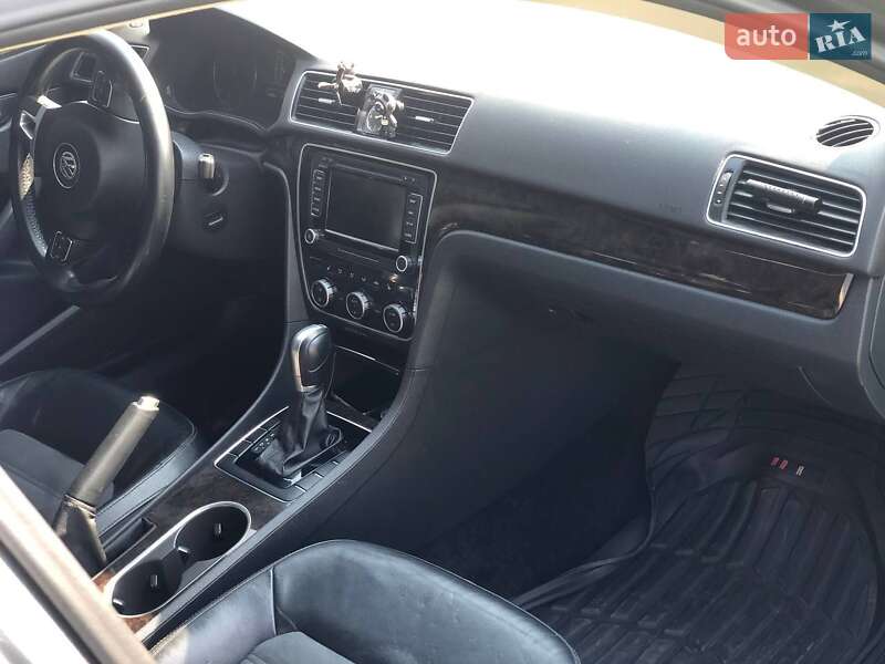 Седан Volkswagen Passat 2014 в Измаиле