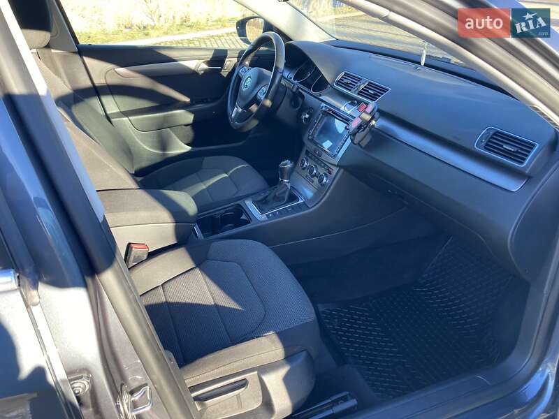 Універсал Volkswagen Passat 2013 в Трускавці