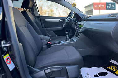 Седан Volkswagen Passat 2011 в 