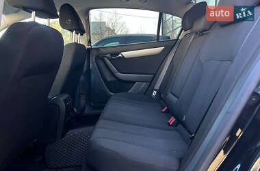 Седан Volkswagen Passat 2011 в 