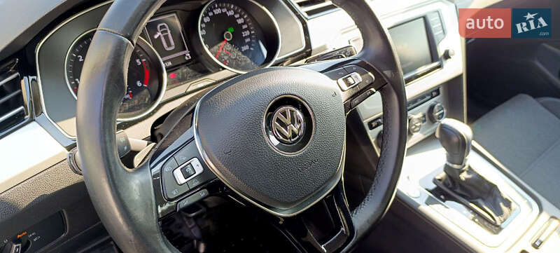 Универсал Volkswagen Passat 2016 в Ивано-Франковске