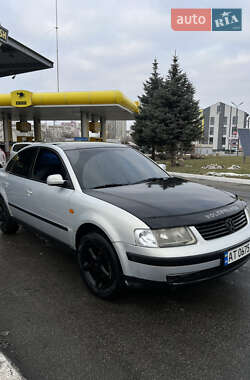 Седан Volkswagen Passat 1997 в Киеве