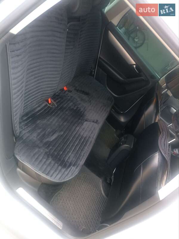 Універсал Volkswagen Passat 2014 в Дрогобичі