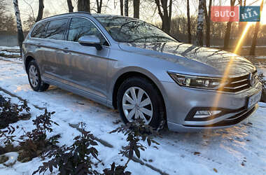 Универсал Volkswagen Passat 2019 в Хороле