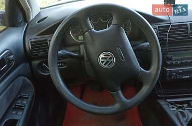 Універсал Volkswagen Passat 2003 в 